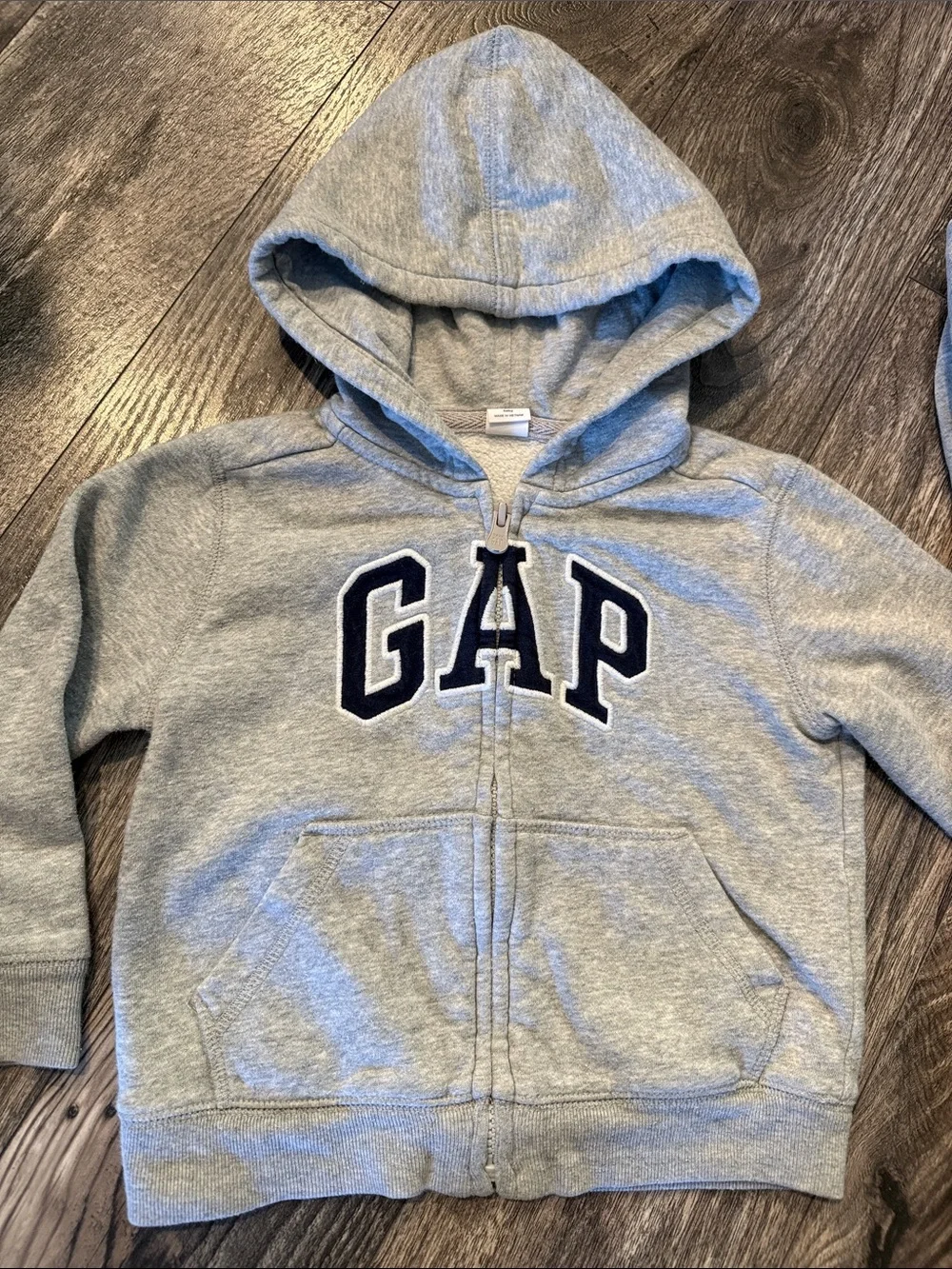 GAP set of 2 logo zip up Hoodie Sweater size 3 years gently used gray